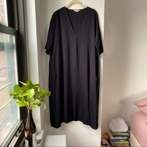 ALI GOLDEN Cropped Sleeve V-Neck Dress